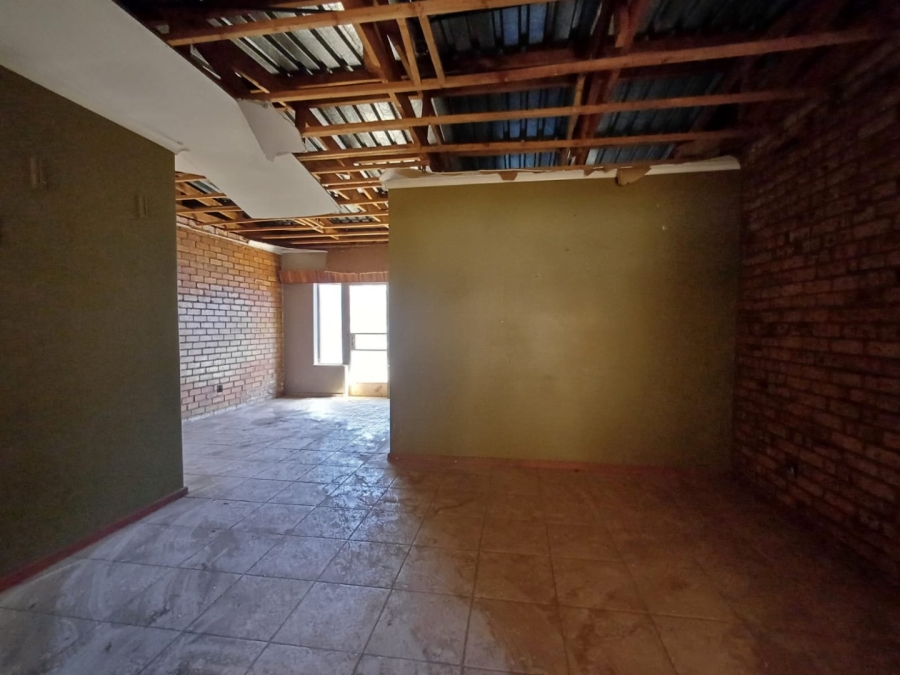 4 Bedroom Property for Sale in Lourenspark North West